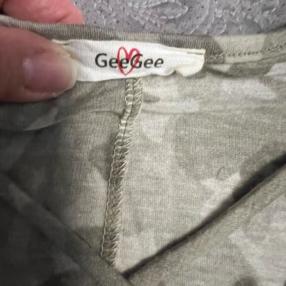 Buckle Gee Gee Sleeveless Camo Tank / Knotted Hem Detail / Size: M - Picture 6 of 7